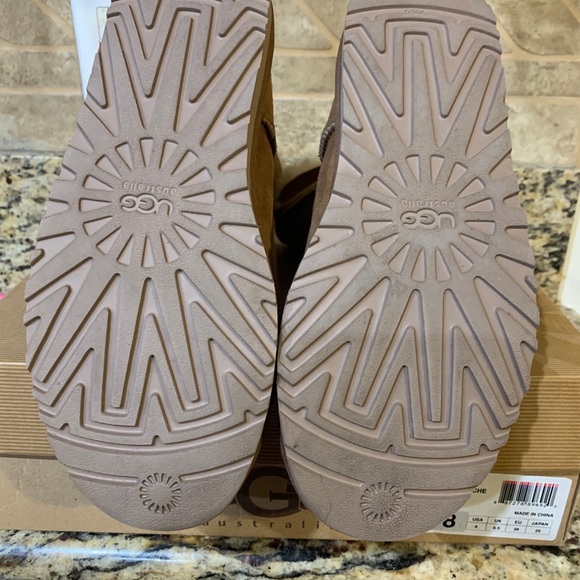 UGG ankle boots - Picture 4 of 4